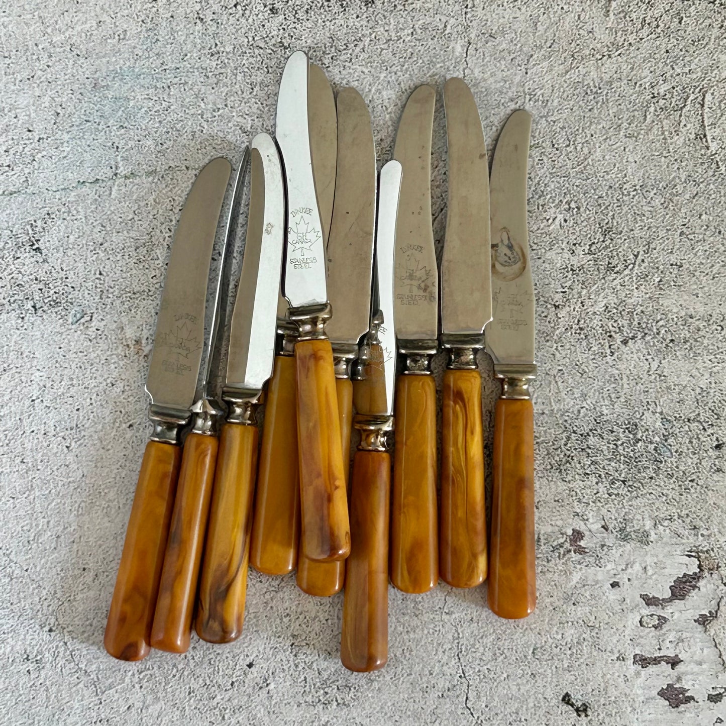 Mini spread knives